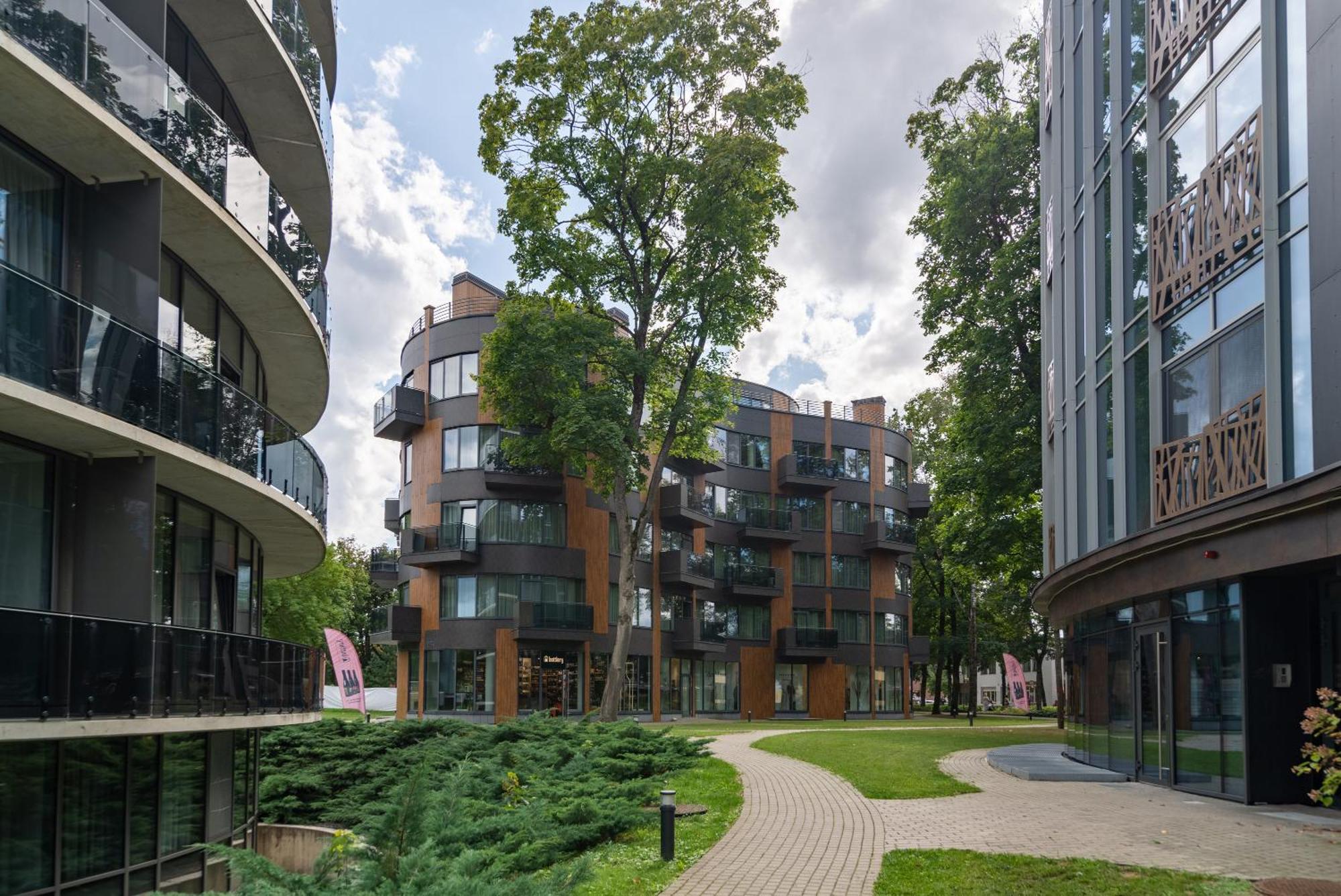 2 Bedroom Apt, 2 Garage Spots & Balconies, Self Check-In, By Cohost Druskininkai Exterior photo