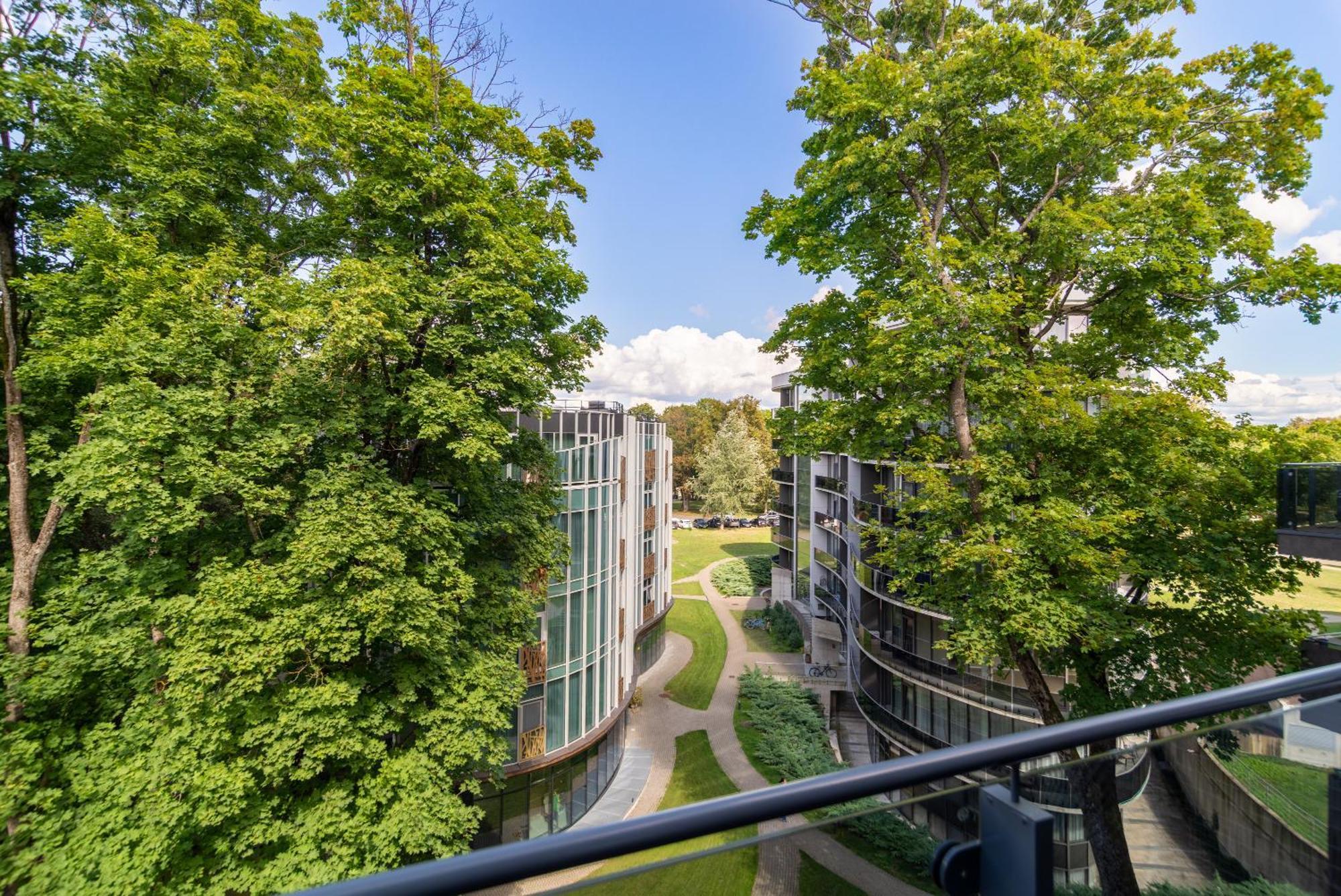 2 Bedroom Apt, 2 Garage Spots & Balconies, Self Check-In, By Cohost Druskininkai Exterior photo