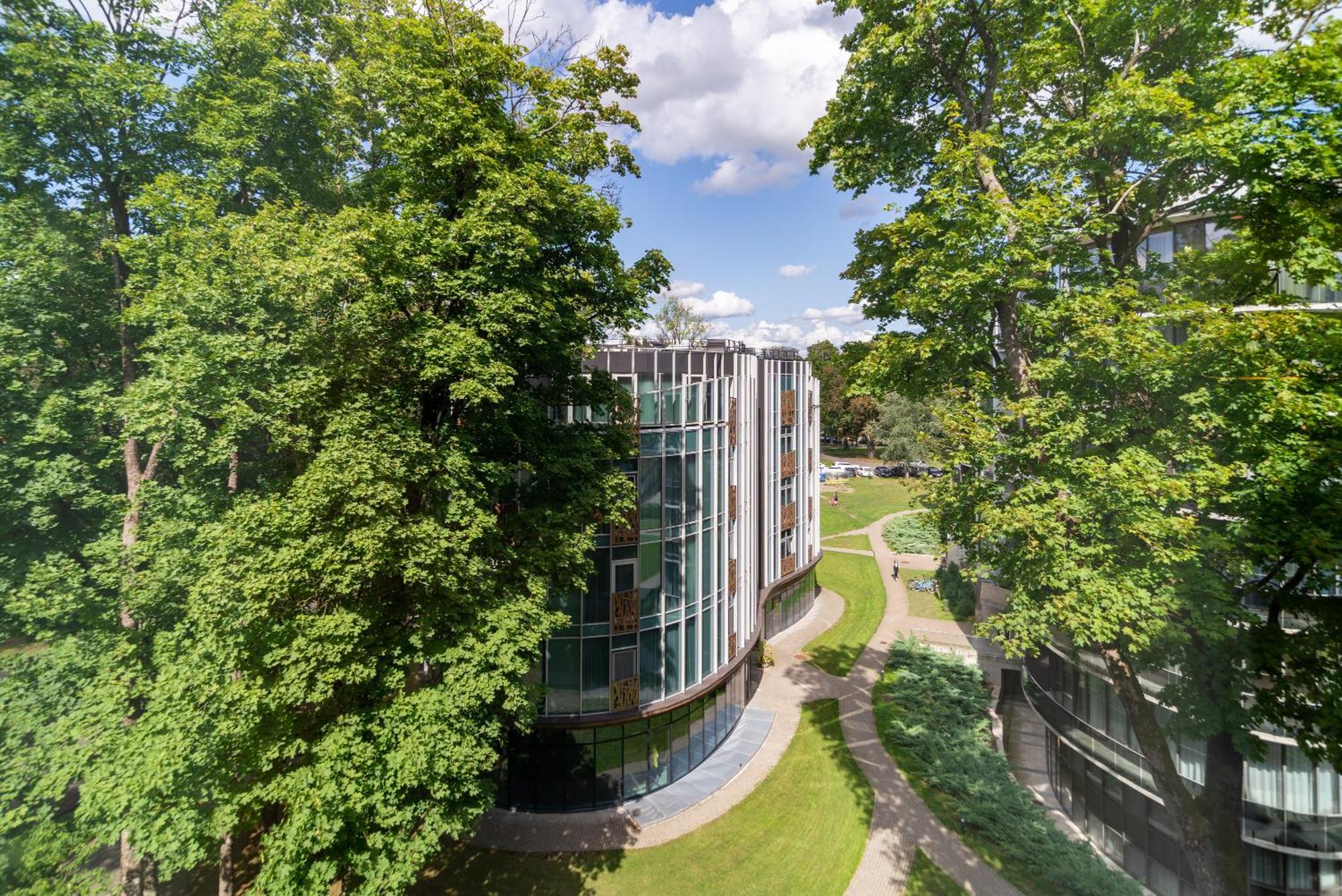 2 Bedroom Apt, 2 Garage Spots & Balconies, Self Check-In, By Cohost Druskininkai Exterior photo